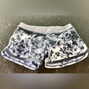 Great Lululemon shorts - like new!